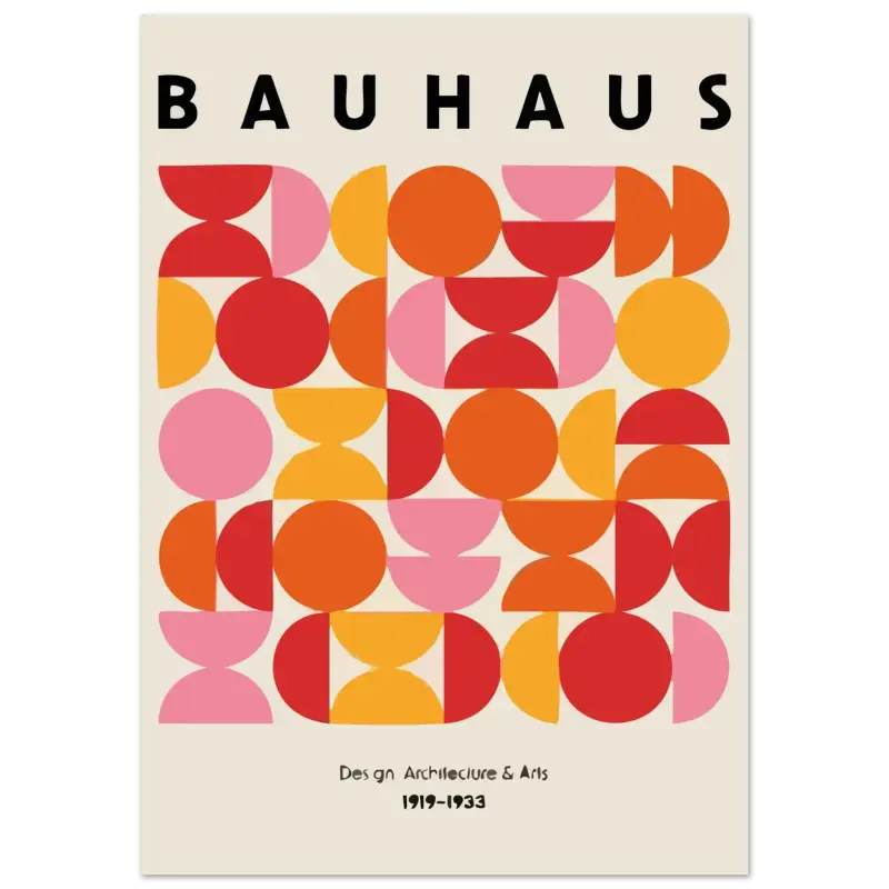 Un poster Bauhaus vibrant présentant un motif géométrique de cercles rouges, orange et roses se chevauchant sur un fond blanc cassé.