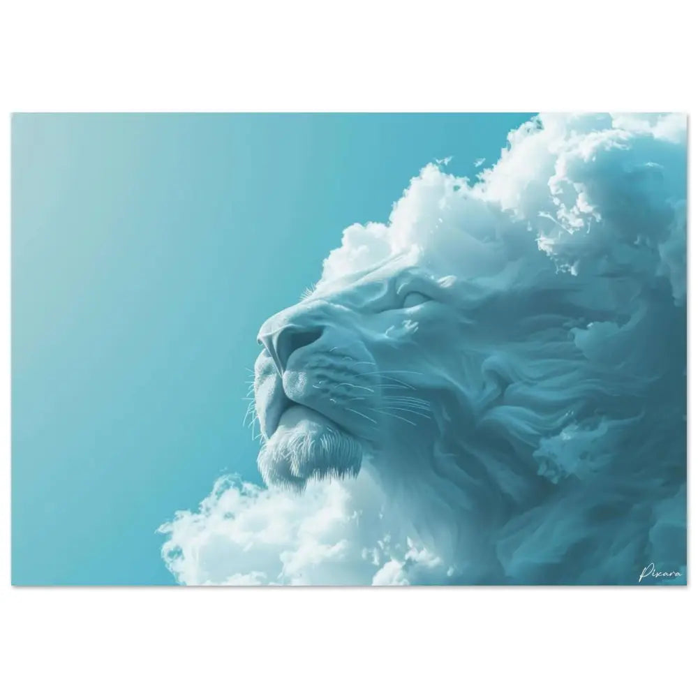 Une tête de lion sereine et stylisée rendue en tons blancs doux et bleu clair, sa crinière composée de nuages flottants sur un ciel clair.