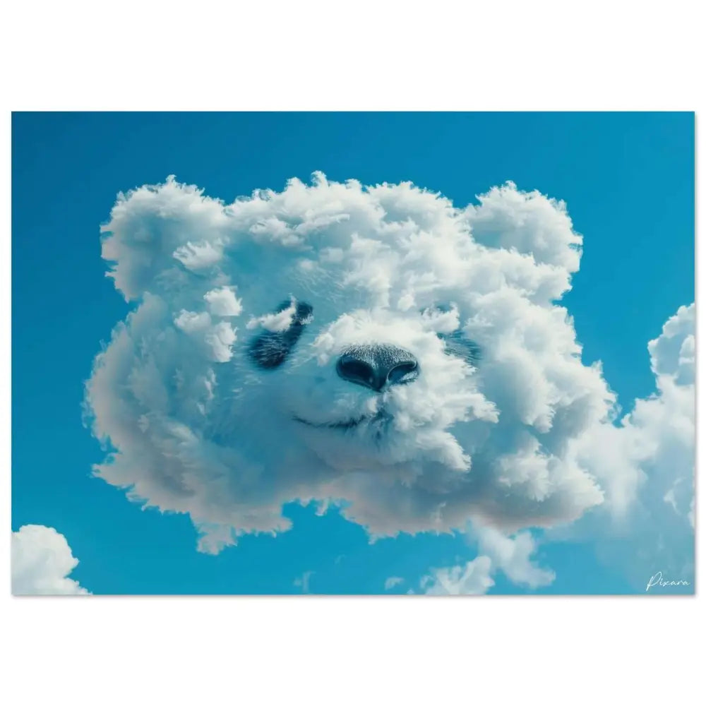 Un nuage blanc et duveteux en forme de visage de panda avec des taches noires sur les yeux et le nez sur un ciel bleu éclatant.