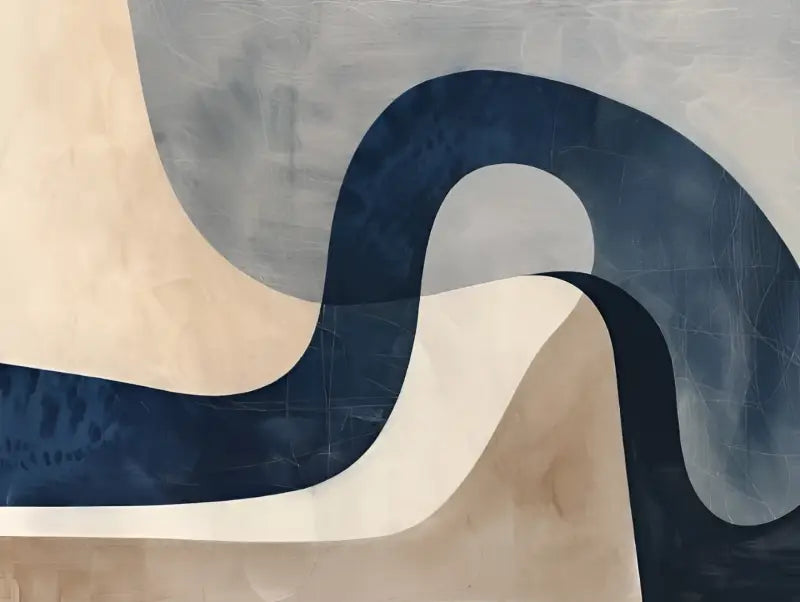 Peinture abstraite mettant en vedette des courbes audacieuses et fluides en bleu marine profond et beige crémeux sur un fond gris texturé.