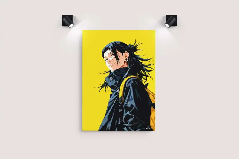 Impression sur toile jaune vibrant mettant en scène un personnage d’anime stylisé vêtu de noir avec des cheveux dynamiques et un sac à dos assorti, encadré par des projecteurs muraux minimalistes montés au mur.