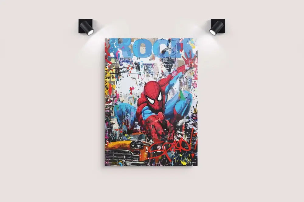 Un vibrant poster de graffiti de Spider-Man mettant en scène le héros dans son costume classique rouge et bleu, sur fond d’un décor urbain chaotique avec des tags peints à la bombe et des éclaboussures.