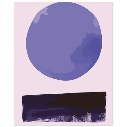 Une impression d’art abstrait minimaliste présentant un grand cercle violet texturé au-dessus d’une forme rectangulaire bleu marine foncé.