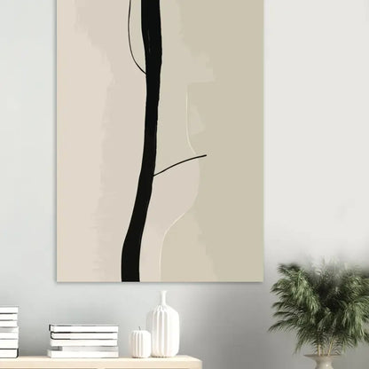 Une peinture abstraite minimaliste sur toile présentant une ligne verticale noire audacieuse sur un fond beige doux.