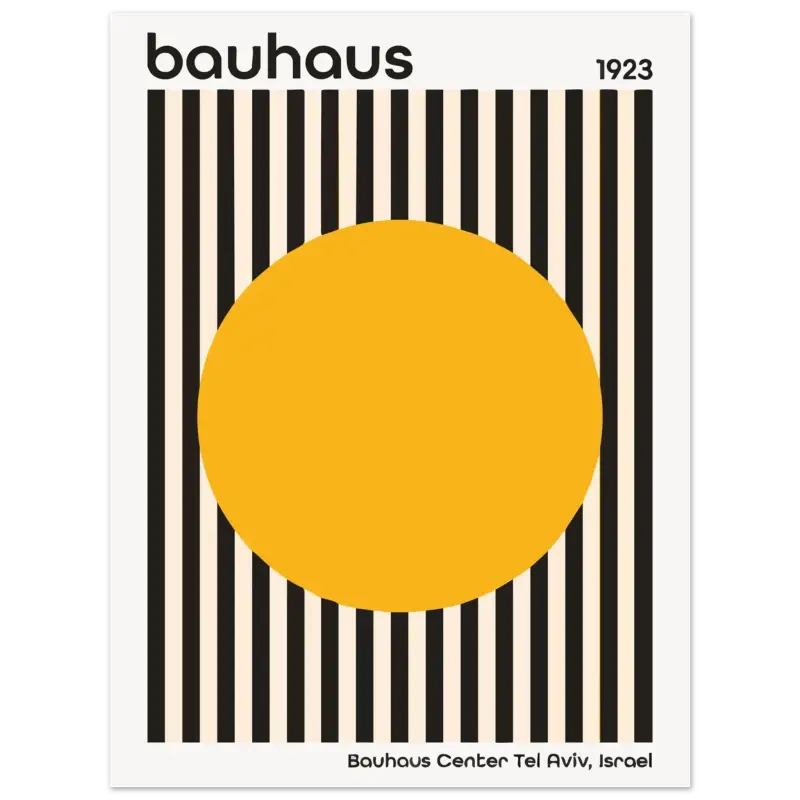 Une affiche minimaliste présentant un cercle jaune audacieux centré sur des rayures verticales noires et blanc cassé, avec « bauhaus 1923 » imprimé en haut et « bauhaus center tel aviv, israel » en bas.