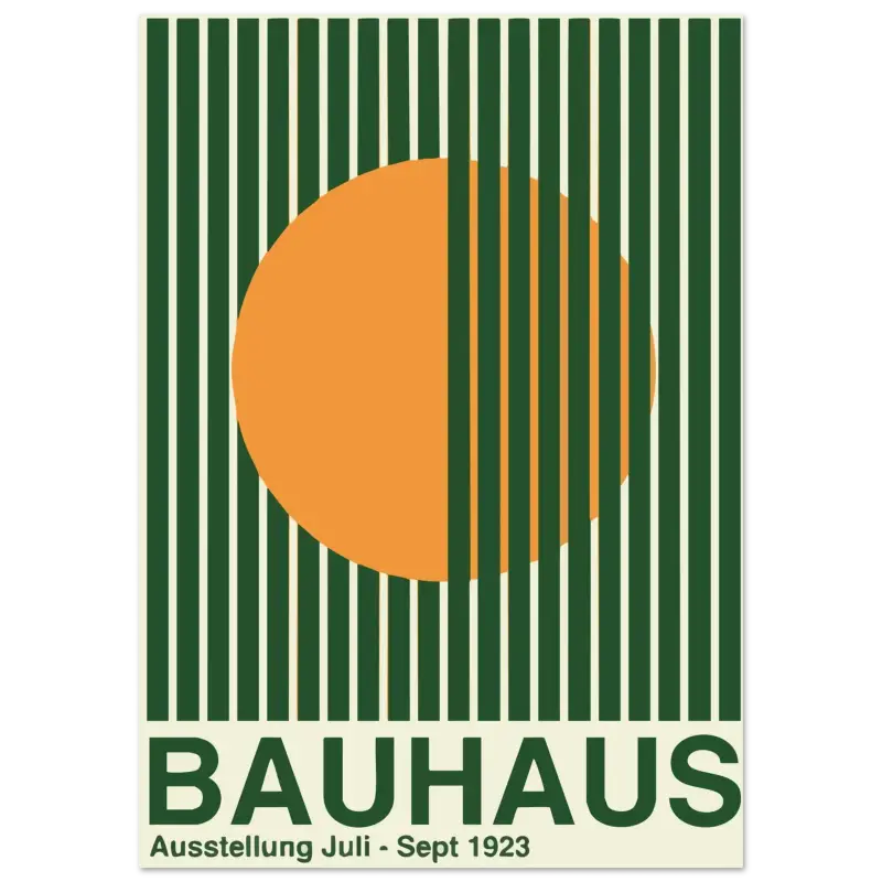 Un poster minimaliste bauhaus mettant en scène un cercle orange audacieux partiellement masqué par des rayures vertes verticales, avec le mot « bauhaus » imprimé en vert assorti en dessous.