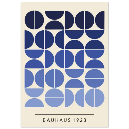 Une affiche minimaliste inspirée du Bauhaus présentant une grille de formes géométriques circulaires bleu marine et bleu clair sur un fond blanc cassé, avec « bauhaus 1923 » imprimé en bas.