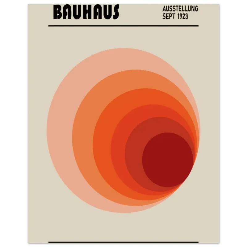 Un poster minimaliste bauhaus présentant des cercles concentriques orange et rouge sur un fond beige, avec un texte noir en gras en haut indiquant « bauhaus » et « ausstellung sept 1923. »