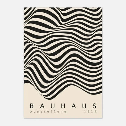 Affiche rayée ondulée en noir et blanc présentant le texte « bauhaus ausstellung 1919 » en bas.