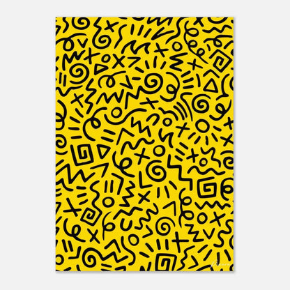 Toile rectangulaire jaune vif ornée d’un motif abstrait audacieux en noir composé de lignes tourbillonnantes, de formes géométriques et de symboles.