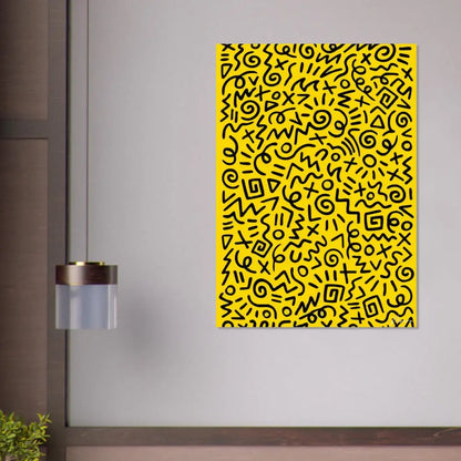 Toile jaune vif ornée d’un motif abstrait noir audacieux de lignes tourbillonnantes, formes géométriques et symboles.