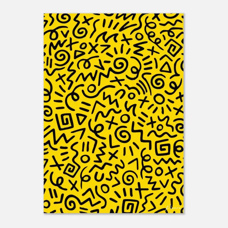 Toile rectangulaire jaune vif ornée d’un motif abstrait audacieux en noir composé de lignes tourbillonnantes, de formes géométriques et de symboles.