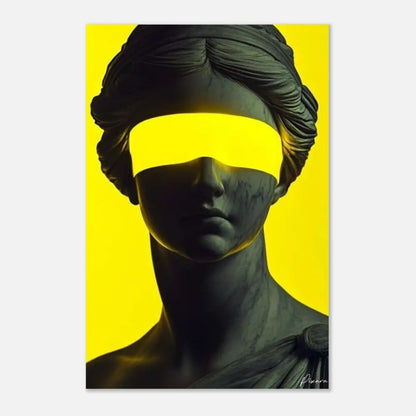 Un buste sombre et sculpté d’une figure classique aux cheveux finement détaillés et aux tissus drapés, posé sur un fond jaune vibrant.