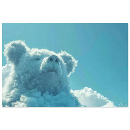 Une sculpture d’ours en forme de nuage moelleux et blanc avec des détails texturés doux sur un ciel bleu clair.