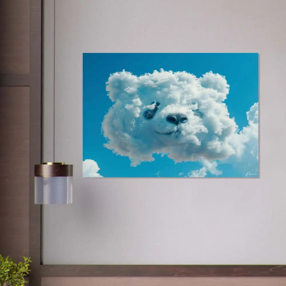 Une impression sur toile fantaisiste mettant en scène un nuage blanc duveteux en forme de visage d’ours sur un ciel bleu vibrant.