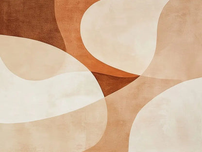 Œuvre d’art abstraite présentant des formes organiques superposées en tons beige doux et marron chaleureux.