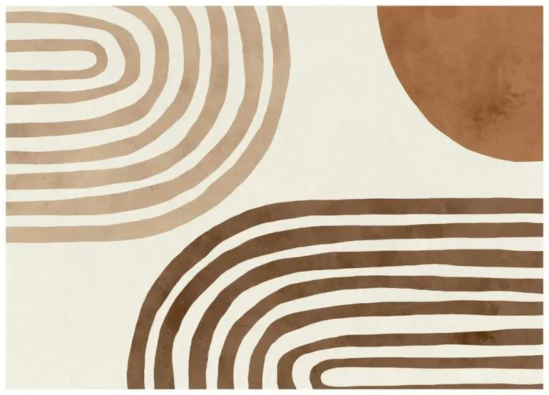 Un tapis abstrait minimaliste présentant des lignes courbes concentriques en tons brun terreux sur un fond crème blanc cassé.