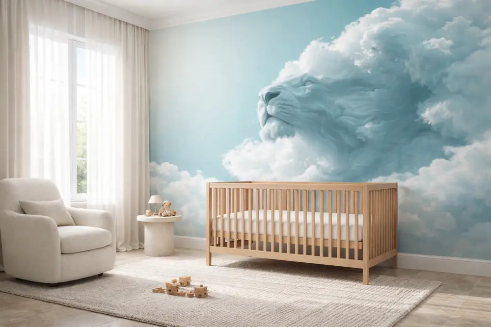 Lit de bébé à barreaux en bois clair avec matelas blanc et literie