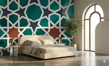 Lit capitonné beige avec une surface douce et texturée et des oreillers assortis.