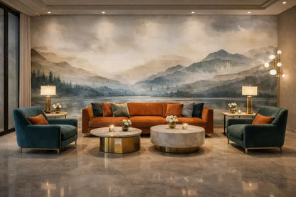 Canapé en velours orange avec coussins de jeté bleu foncé et tables basses circulaires à accents dorés