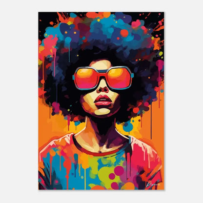 Portrait pop-art vibrant d’une femme avec une afro et des lunettes de soleil teintées de rouge, peint en éclaboussures audacieuses de couleur.
