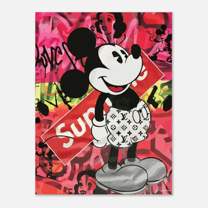 Une œuvre d’art vibrante de style graffiti mettant en scène Mickey Mouse portant une jupe blanche à motif monogrammé Louis Vuitton et tenant une bannière au logo rouge Supreme.