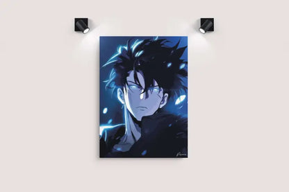 Impression de portrait anime aux tons bleus mettant en scène des cheveux noirs hérissés et des yeux lumineux, accrochée au mur.