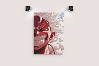 Portrait d’affiche de personnage d’anime rouge avec des cheveux blancs et un large sourire, monté sur le mur sous deux projecteurs noirs.