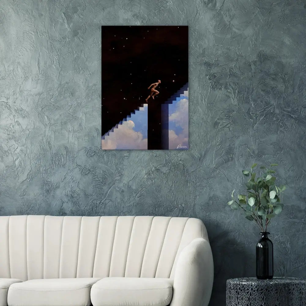 Une impression sur toile rectangulaire représentant une figure sautant à travers un escalier pixélisé entre une nuit étoilée et un ciel rempli de nuages, montée sur un mur gris texturé.