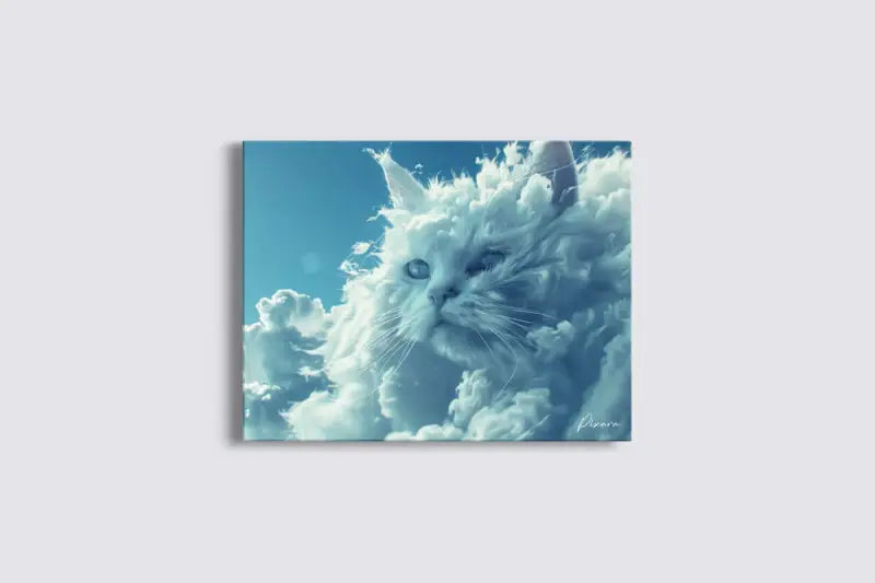 Un chat blanc serein à fourrure moelleuse et yeux bleus saisissants émerge d’une formation douce ressemblant à un nuage sur un ciel bleu clair.