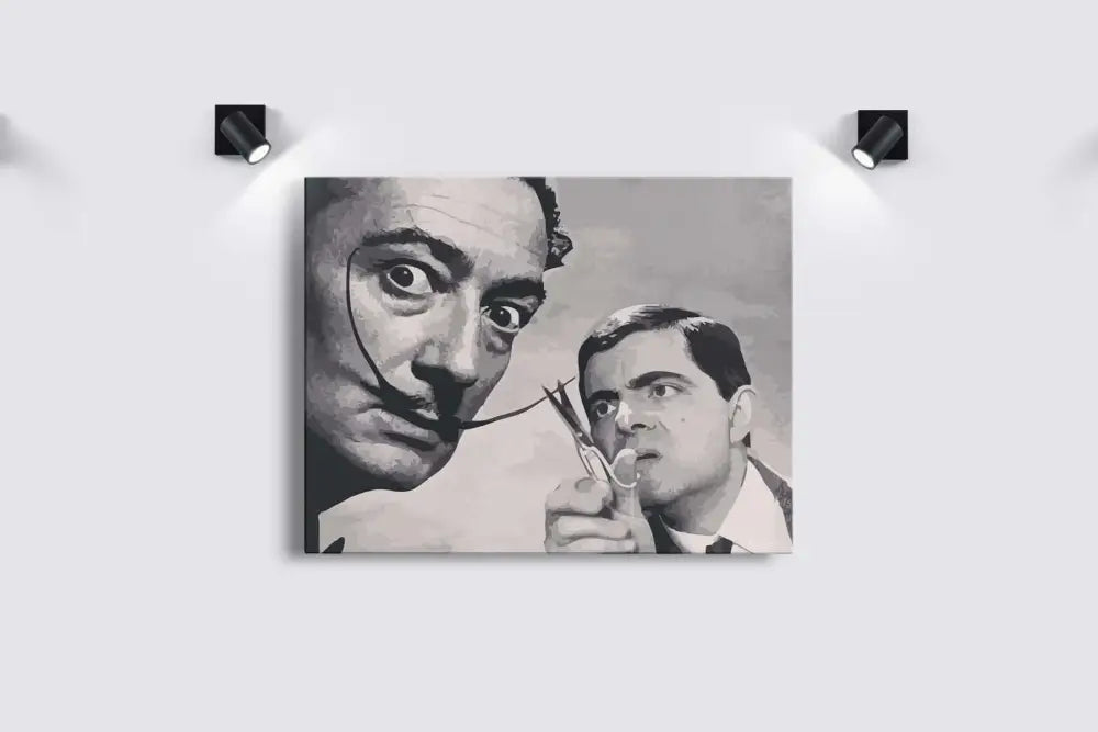 Impression sur toile noir et blanc mettant en vedette Salvador Dalí et Rowan Atkinson dans le rôle du personnage M.